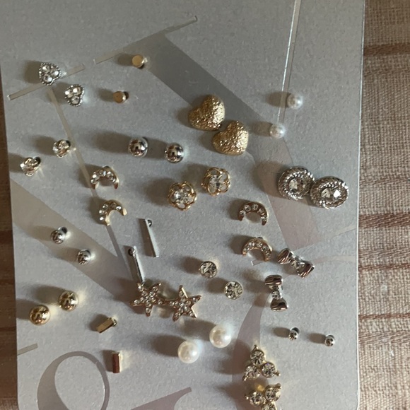 NWT NEW YORK &  CO Earrings - Picture 2 of 6